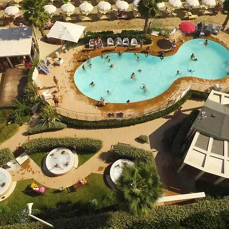 Atilius Hotel & Suites